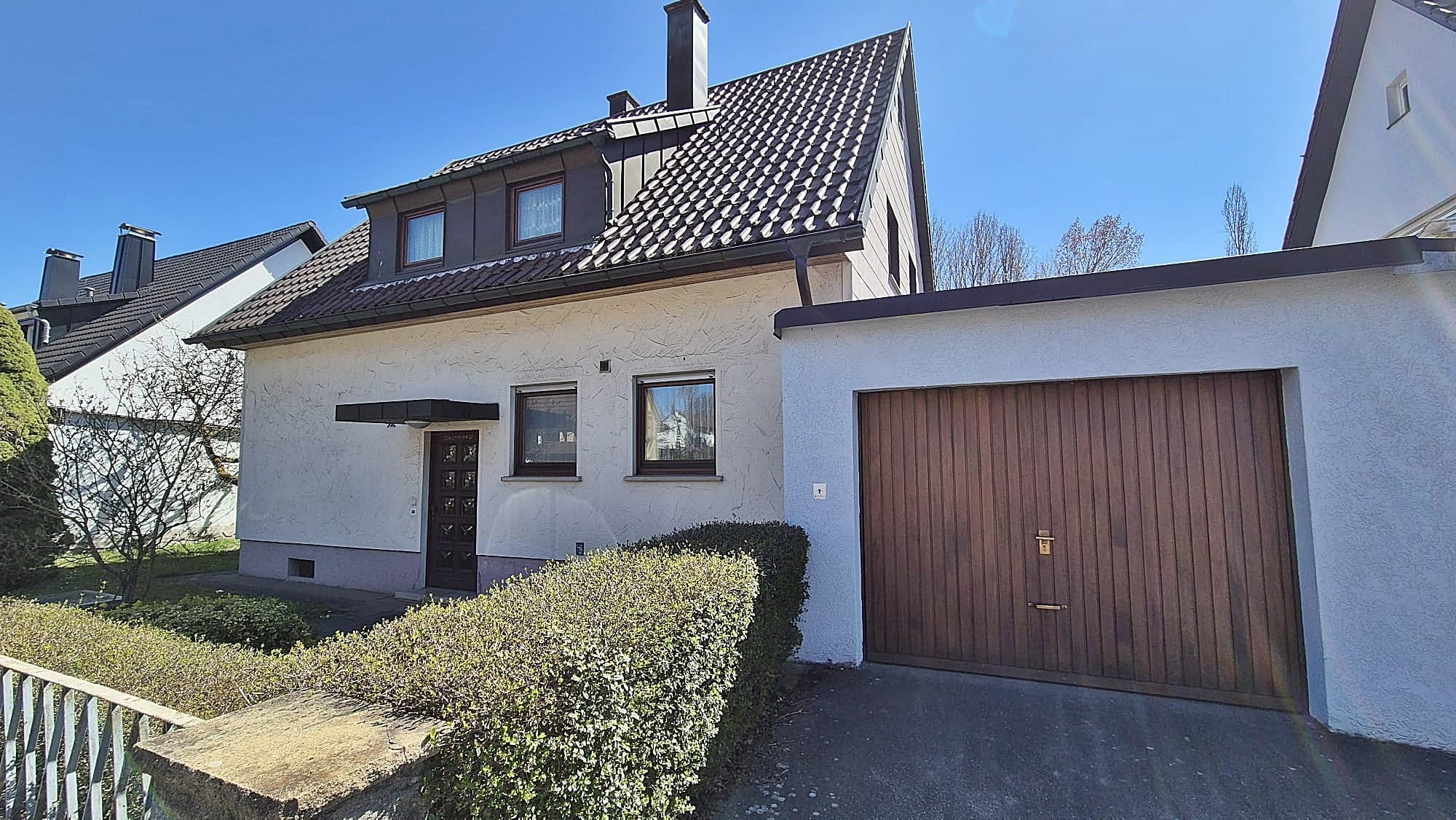 Die Gartenidylle für Groß und Klein!
1-2 Familienhaus in Sindelfingen